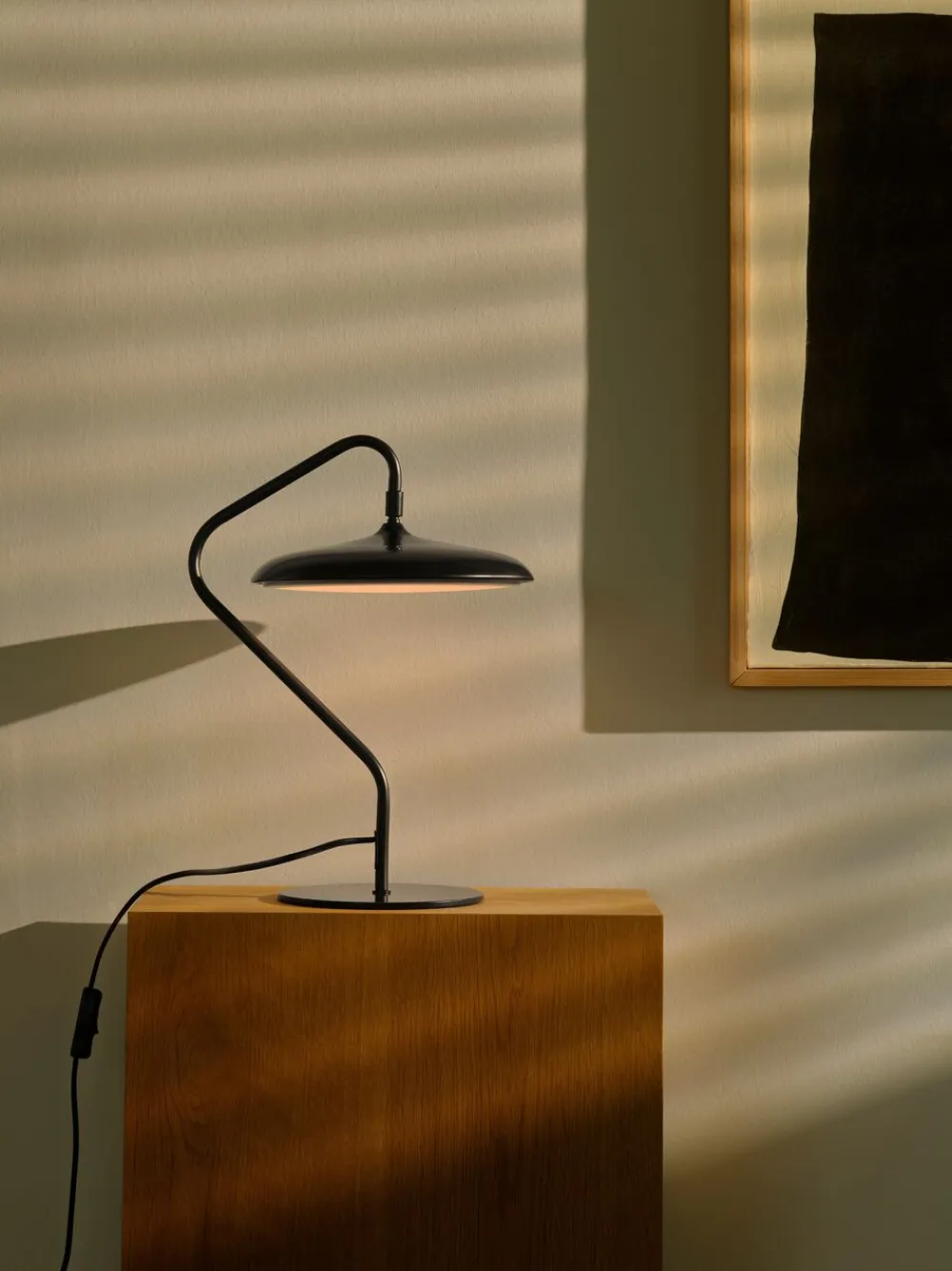 DFTP ARTIST TABLE LED BLACK