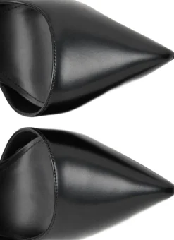 Asymmetrical heeled shoes><noscript><img width=