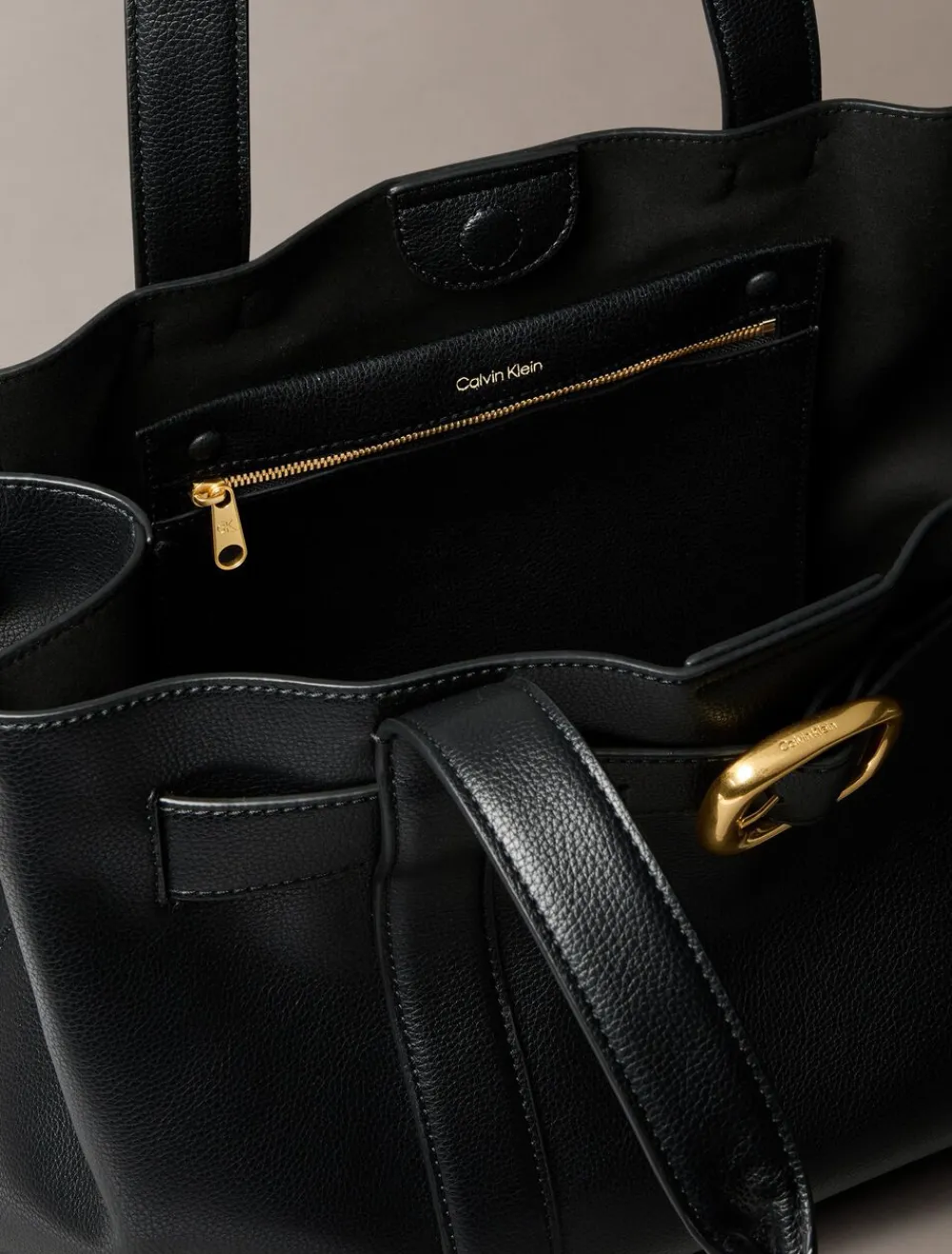BUCKLE MEDIUM TOTE>Calvin Klein New