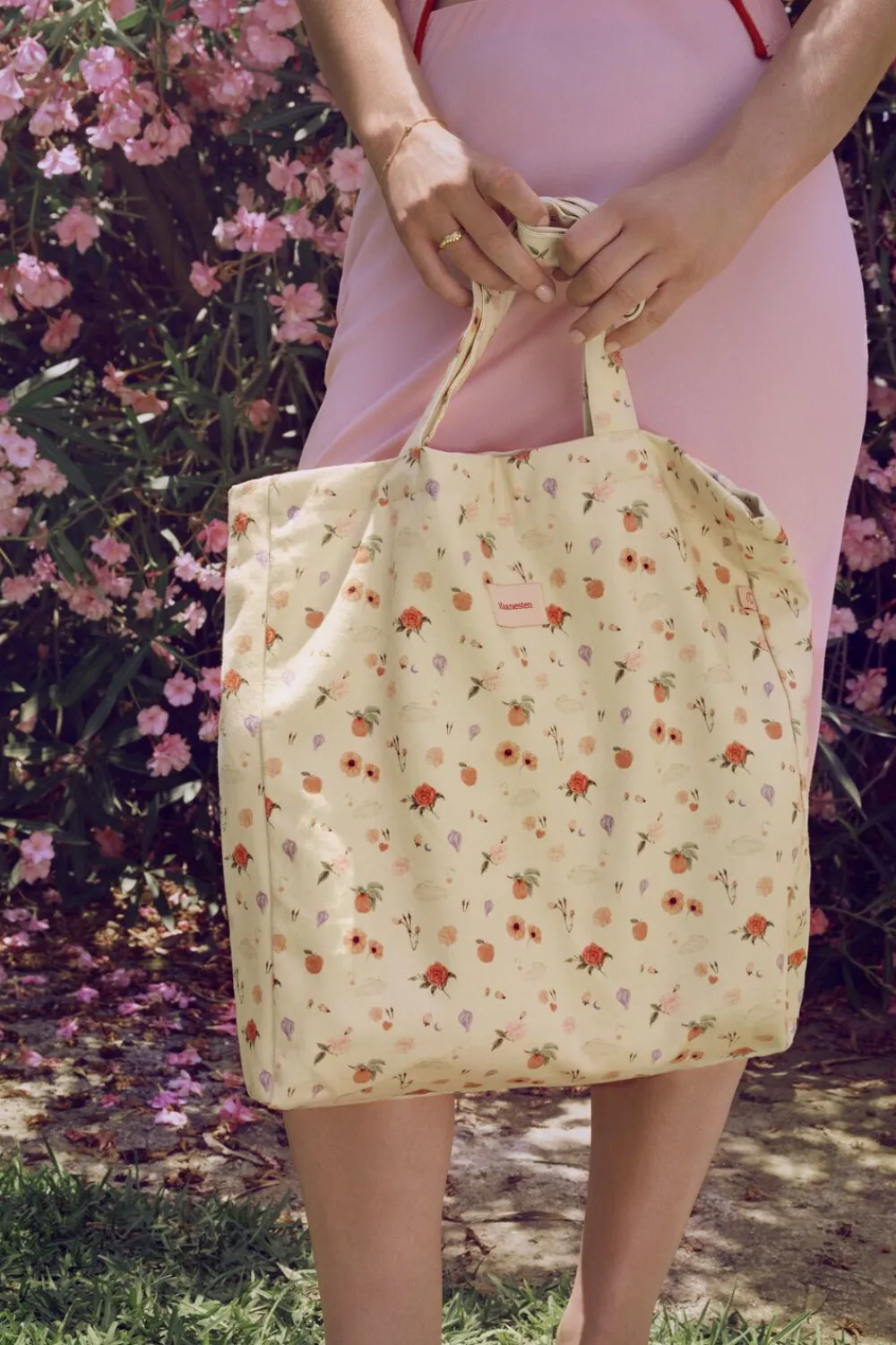 Canvas Totebag Roses and Shells>Maanesten Hot