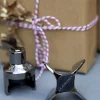 Le Creuset Crown prop Hot