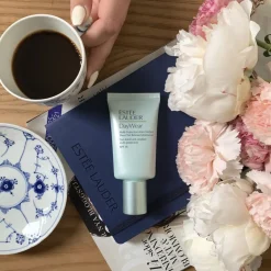 Estée Lauder DayWear Sheer Tinted Moisturizer SPF 15 No color Discount
