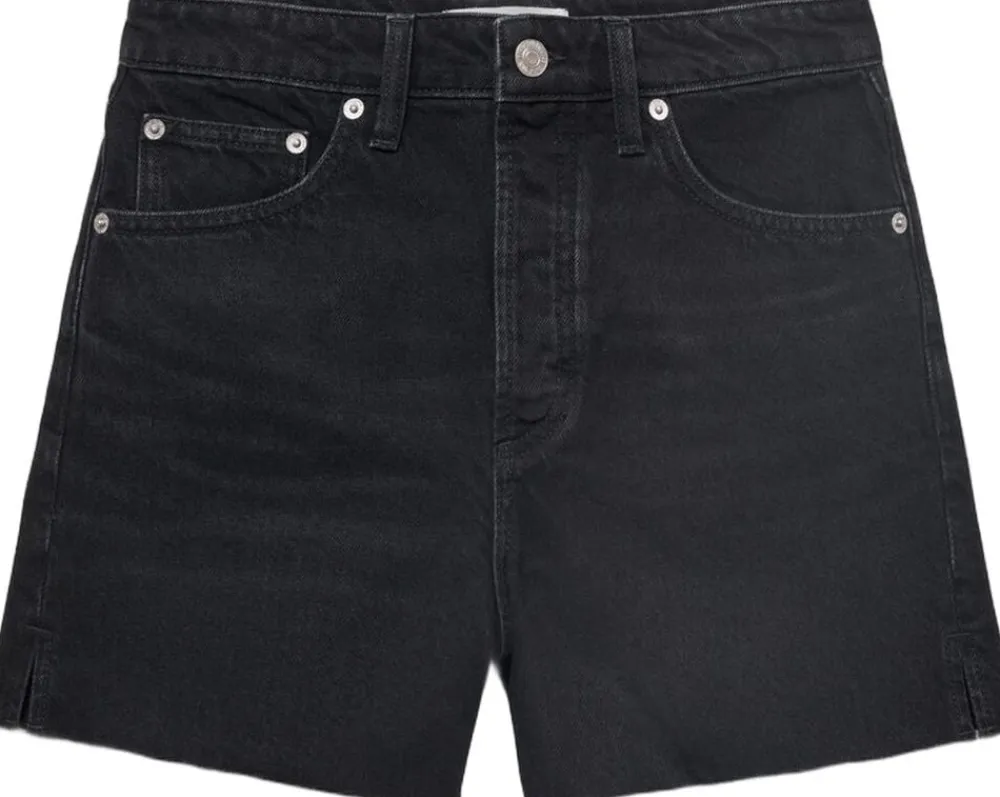 Denim shorts with frayed hem>MANGO Online