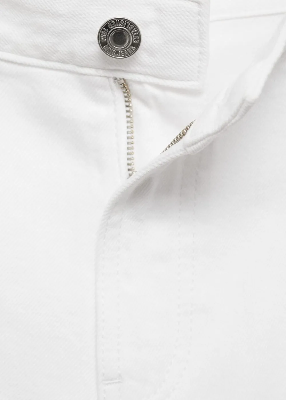 Denim shorts with frayed hem and pl>MANGO