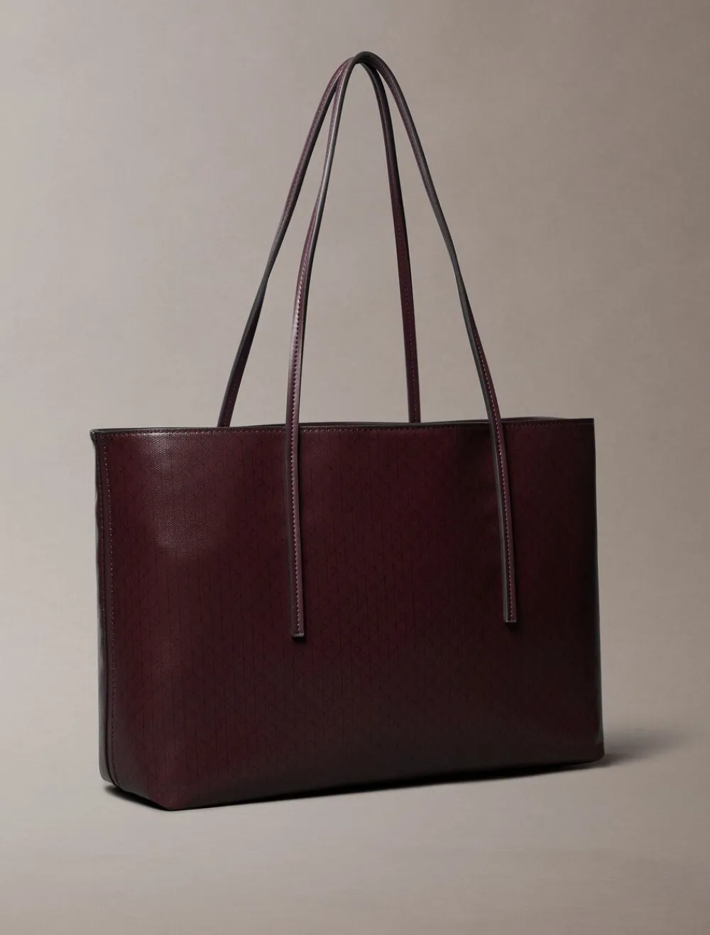 EMBLEM AOP TOTE W/ POUCH>Calvin Klein Sale