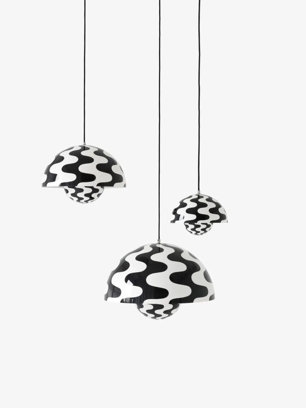 &Tradition Flowerpot Pendant VP2, Black/White Hot