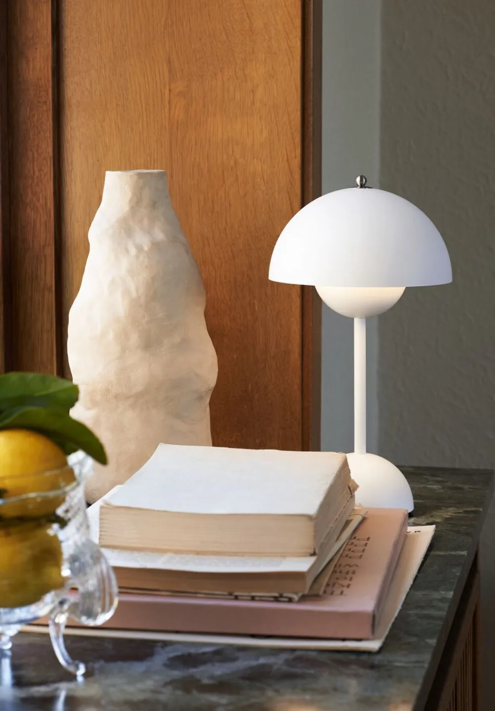 &Tradition Flowerpot Portable Lamp VP9, Magnetic Charger Matt white Online