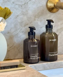 Re:Essence Gaveæske Hand & Body Duo Lavender / Pine needle.