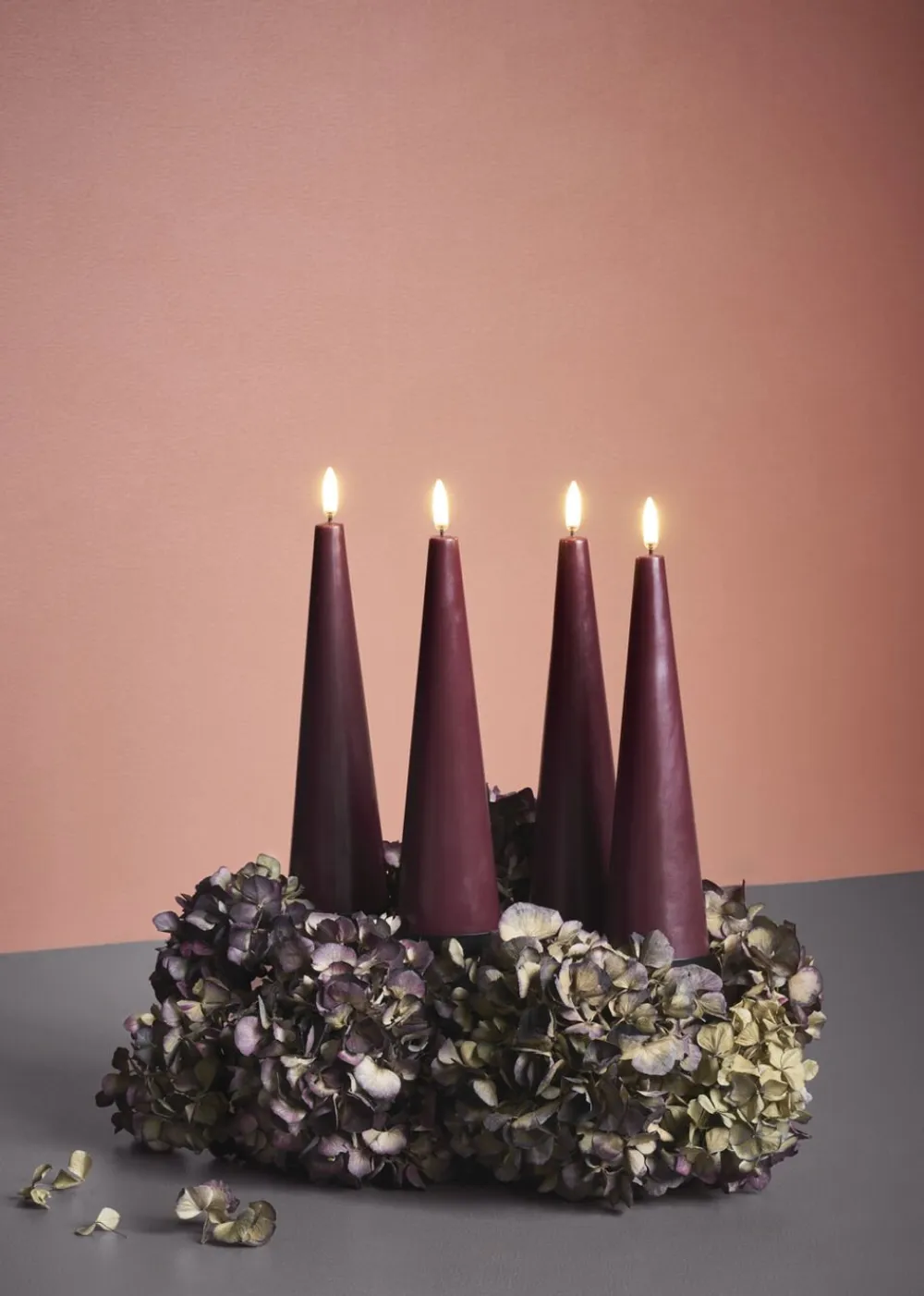 Uyuni Giftbox w. spike, remote, LED cone candle, Wine red, Smooth,