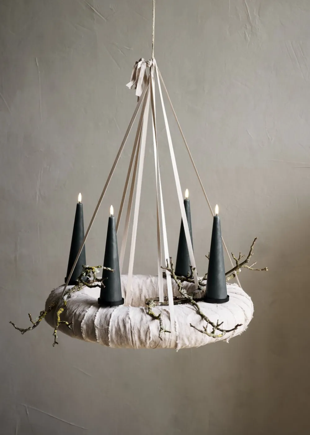 Uyuni Giftbox w. spike, remote, LED cone candle, Pine green, Smoot