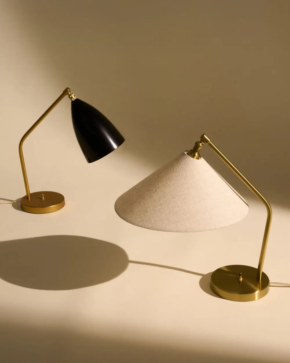 Gräshoppa Table Lamp, Fabric Shade, EU Base: Shiny Brass, Sh>Gubi Discount
