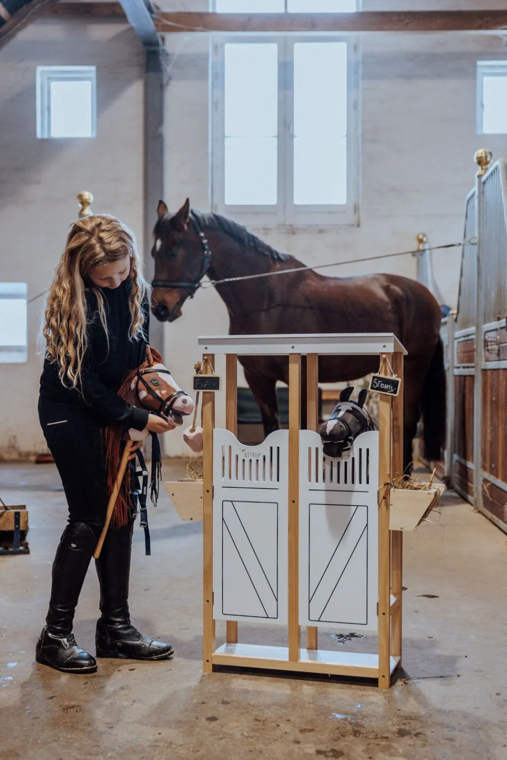 Børn Legetøj KÆPHEST. COCO, RØDBRUN/HV
