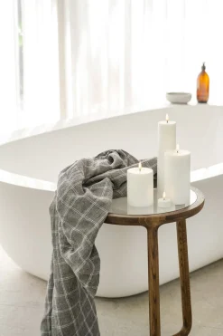 Uyuni LED Pillar Candle - Nordic White - 5,8 x 22 cm New