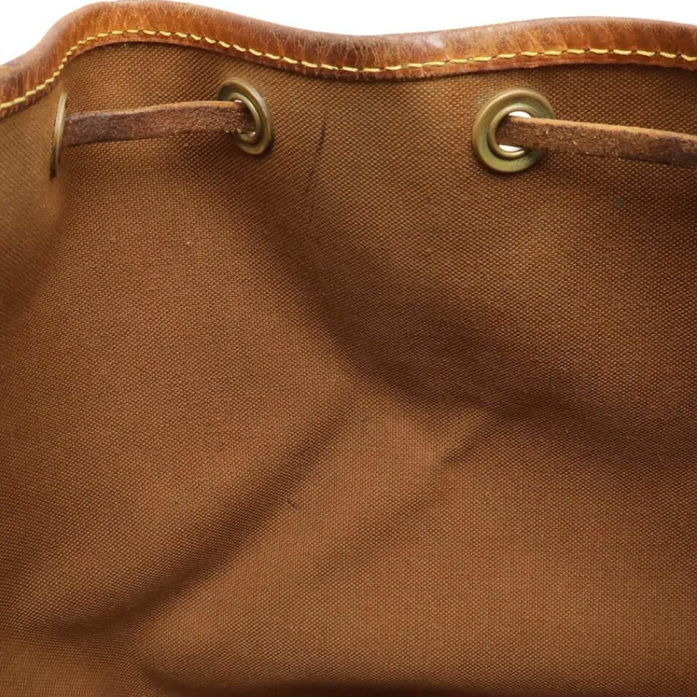Dame Louis Vuitton Vintage Louis Vuitton Shoulder Bags