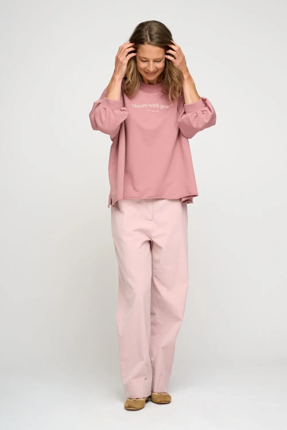 Dame moshi moshi mind mantra sweat