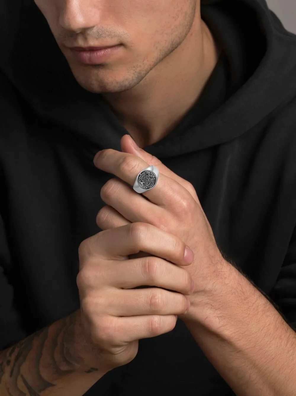 Nialaya Men's Stainless Steel Crest Ring