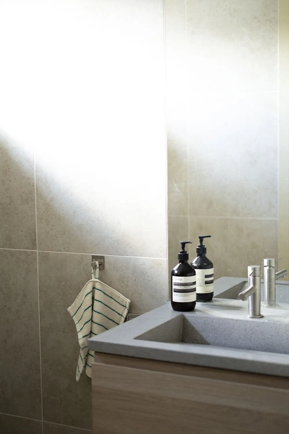 Bongusta Naram Pure white & grass New