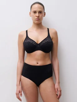 Dame Chantelle Norah Covering molded bra