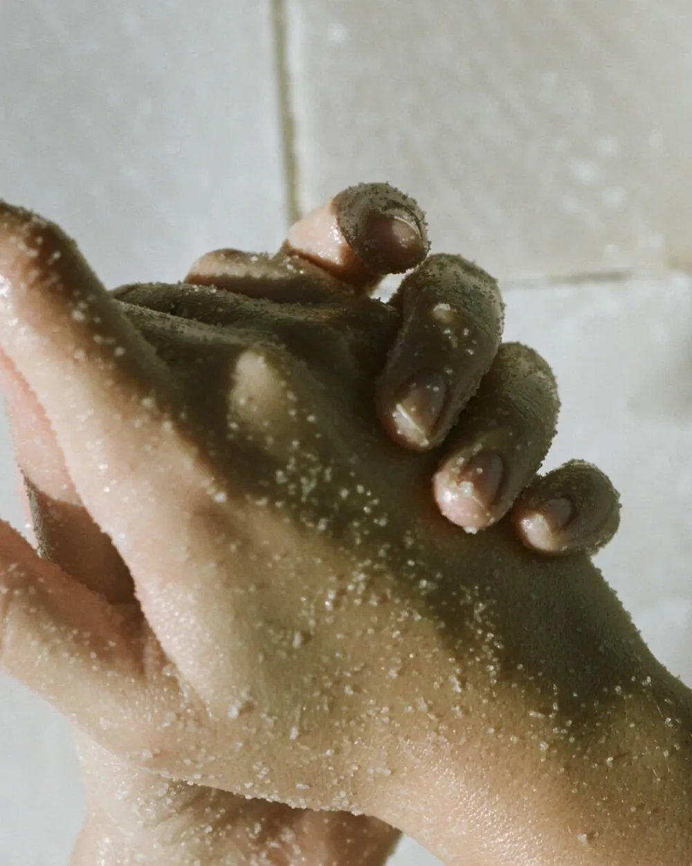 Restorative Algae Hand Peel 120 gram>L:a Bruket Outlet