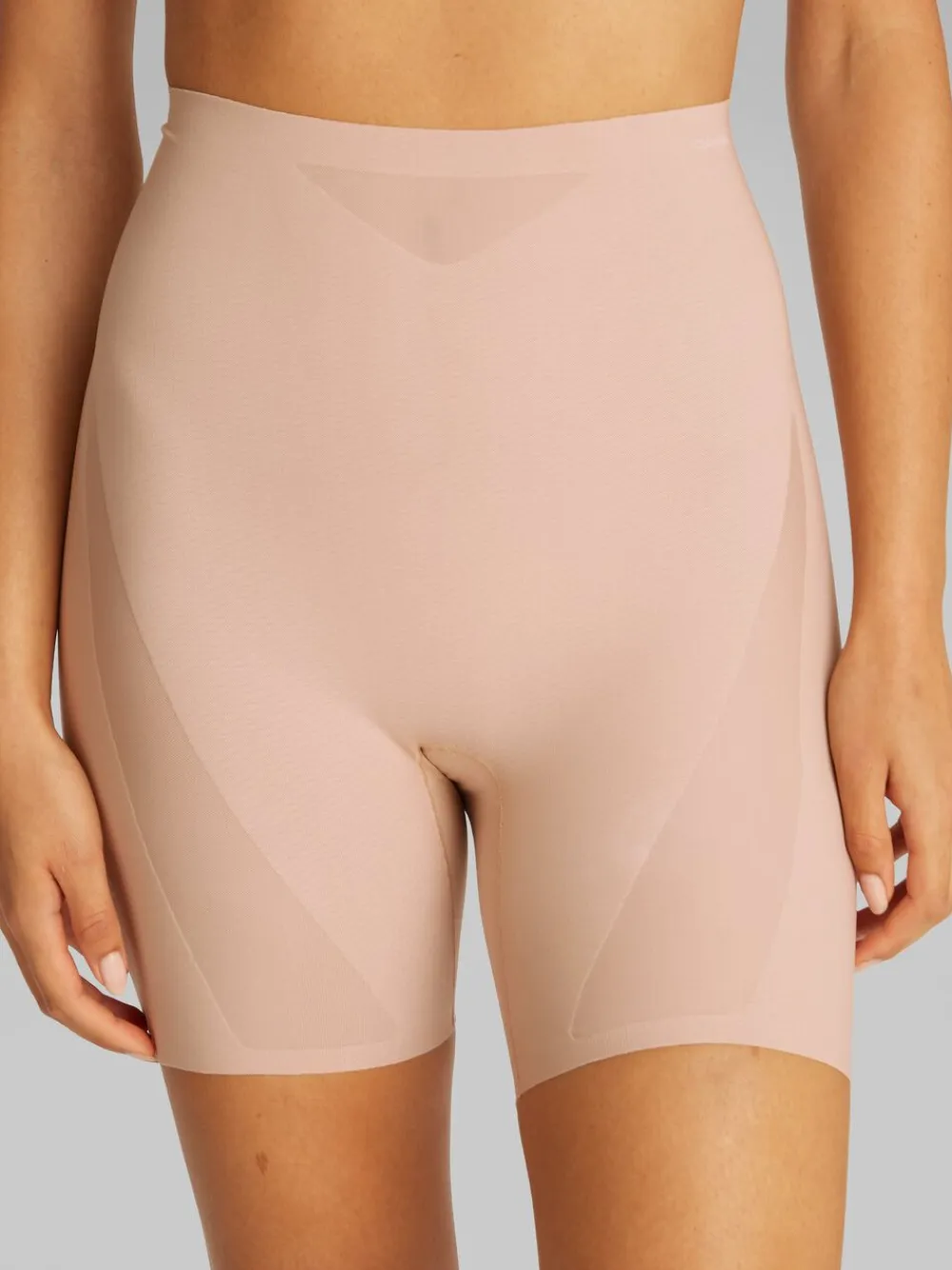 Dame Calvin Klein SCULPT FIRM THIGH SLIMMER SHORT