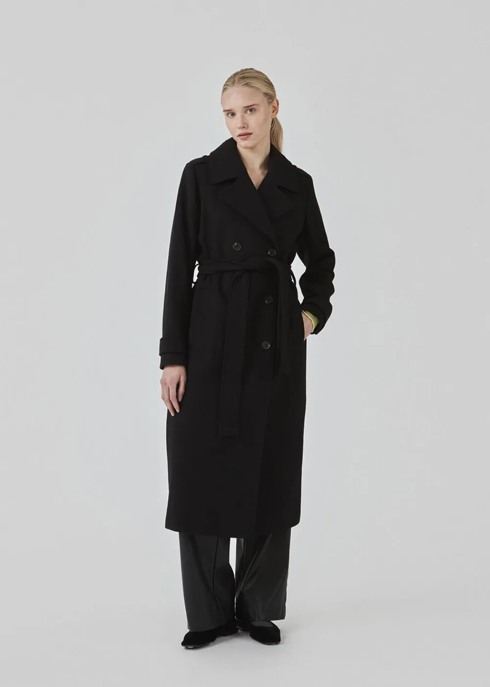 ShayMD coat>Modström Online