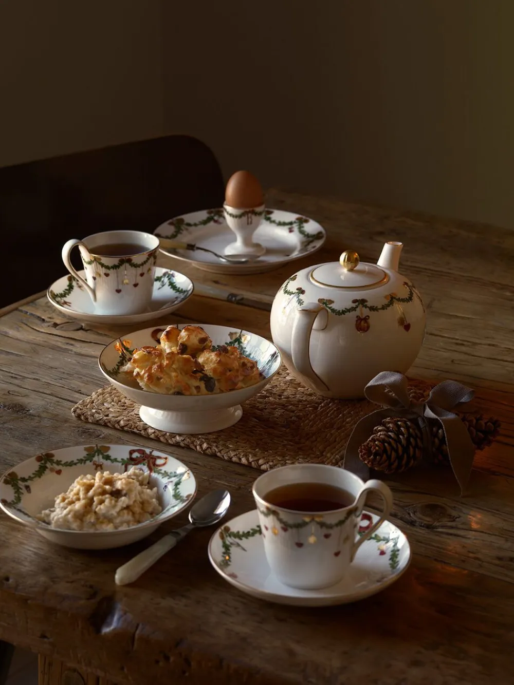 Royal Copenhagen Stjerne Riflet Jul 17 cm. dyb desserttallerken Clearance