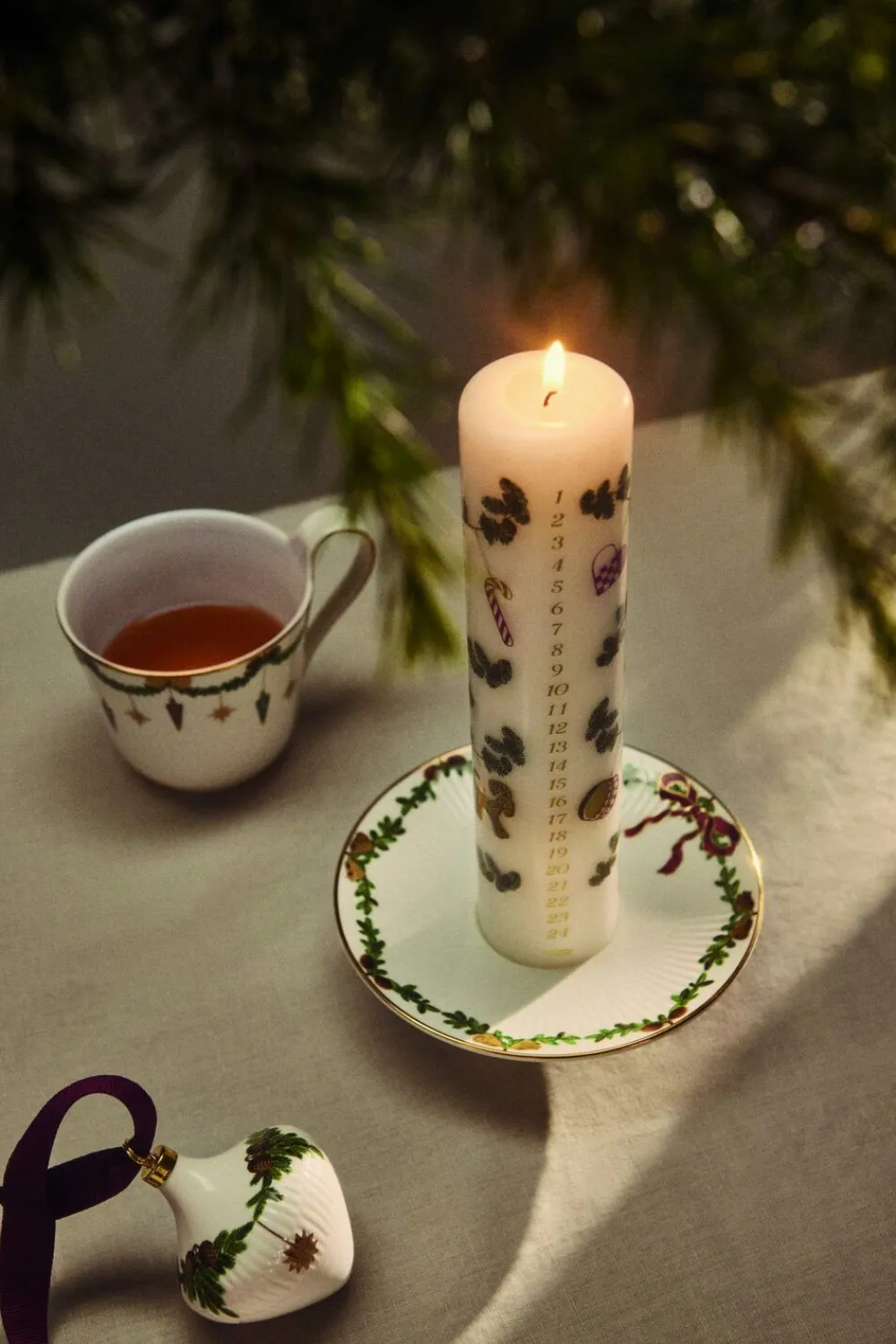 Royal Copenhagen STJERNE RIFLET JUL HØJHANKSKOP 33 CL