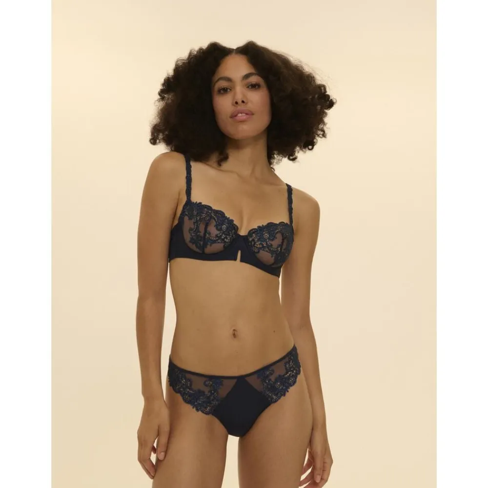 THONG>Simone Pérèle Sale