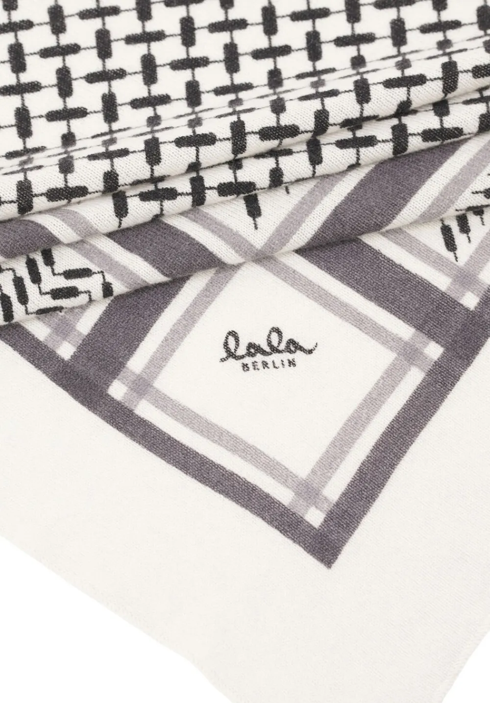 Lala Berlin Triangle Trinity Classic M - 100% cashmere Alabastro off-white